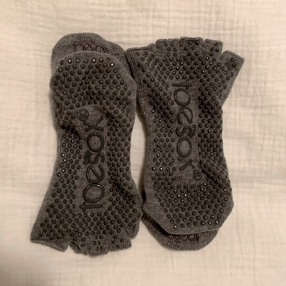 Toesox Grip Socks half toe ankle